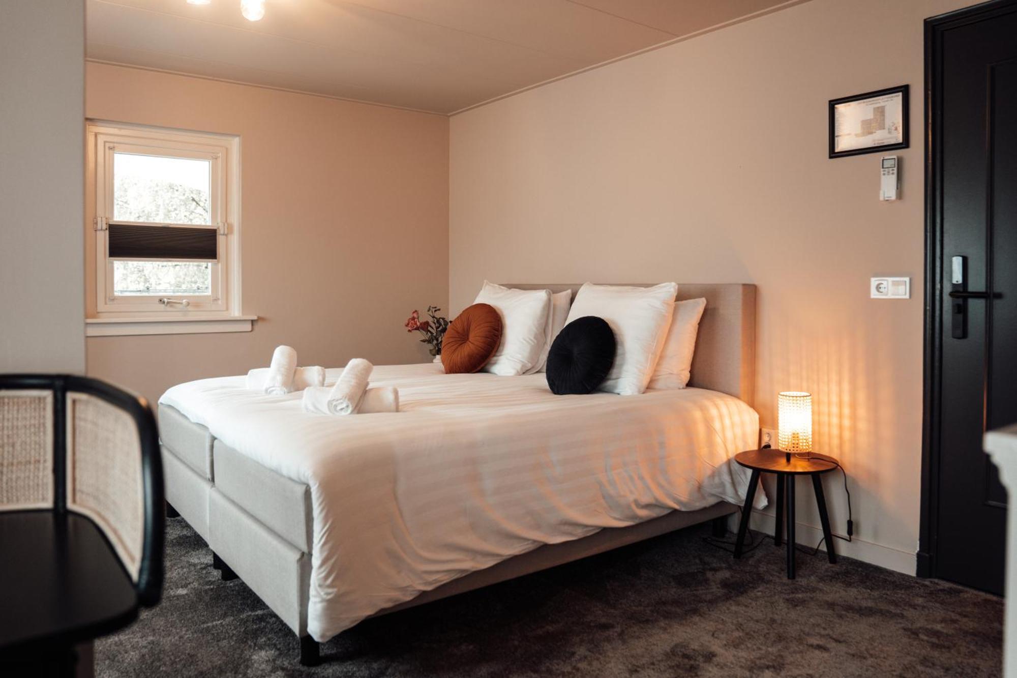 Hotel Bij Jacob Энсхеде Экстерьер фото